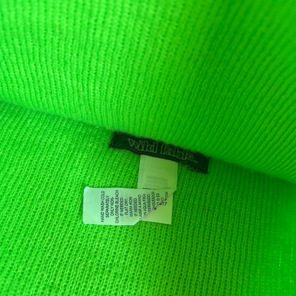RESERVED • EUC 🪀 WILD FABLE knit beanie in green. - Picture 3 of 4